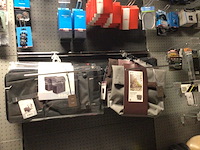 Partij fietsonderdelen op wandstelling - afbeelding 7 van  11