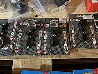 Partij fietsonderdelen w.o. disc brake pad w.o. shimano, elvedes - afbeelding 5 van  11