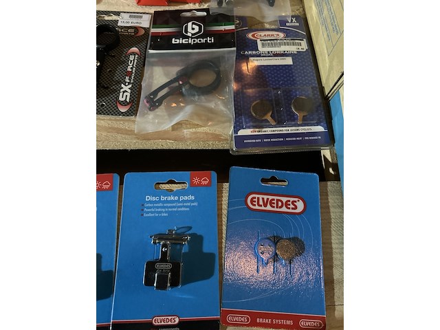 Partij fietsonderdelen w.o. disc brake pad w.o. shimano, elvedes - afbeelding 11 van  11