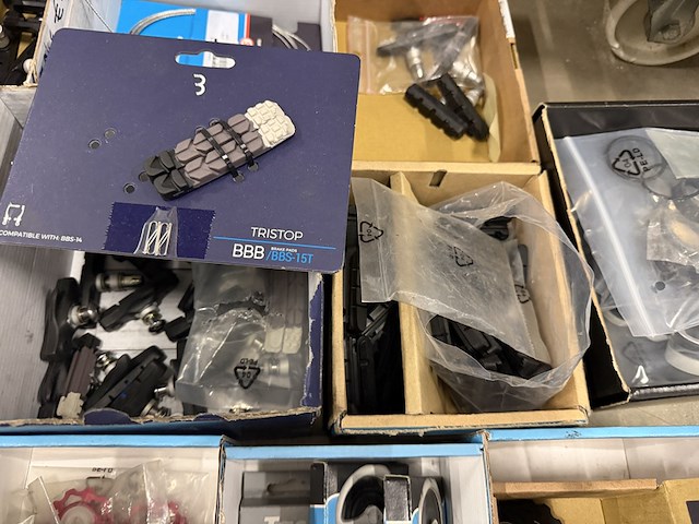 Partij fietsonderdelen, w.o. shimano, tacx, bbb - afbeelding 6 van  16