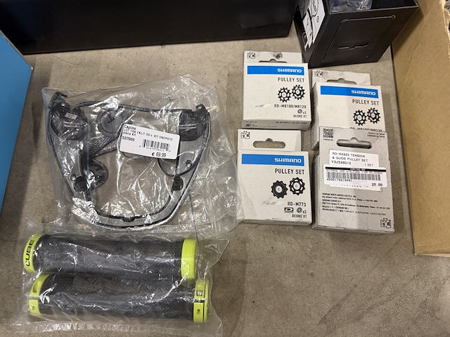 Partij fietsonderdelen, w.o. shimano, tacx, bbb - afbeelding 9 van  16