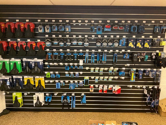 Partij fietsonderdelen - afbeelding 1 van  7