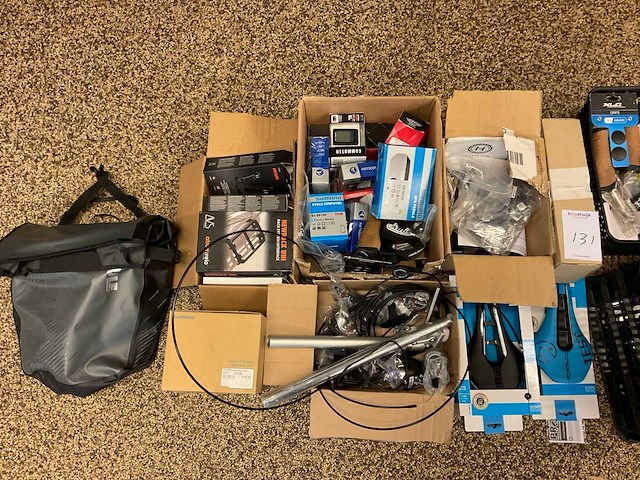 Partij fietsonderdelen - afbeelding 2 van  3