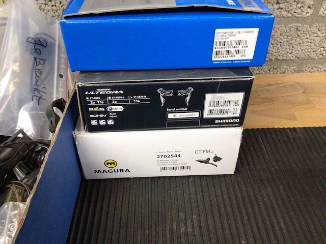 Partij fietsonderdelen - afbeelding 2 van  3