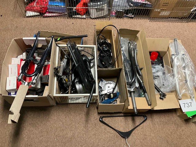 Partij fietsonderdelen - afbeelding 1 van  3