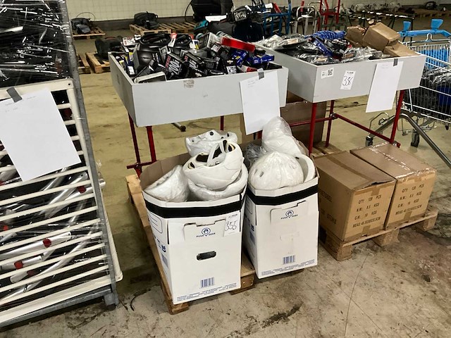 Partij fietsonderdelen - afbeelding 1 van  8