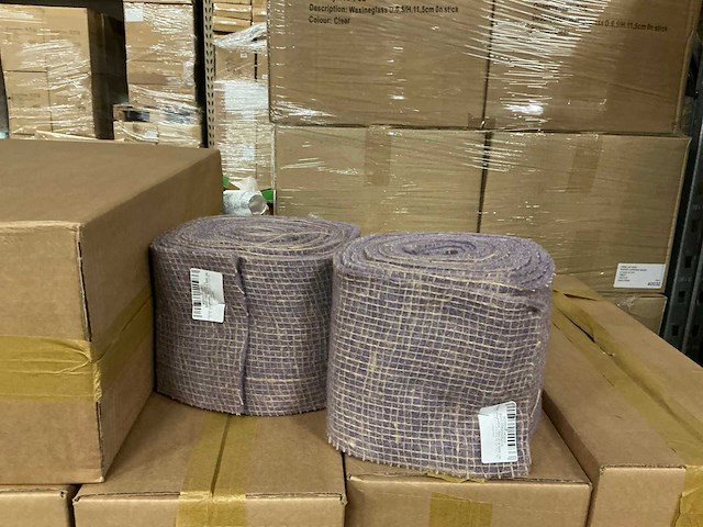 Partij filt met juteweefsel 15cm vi15 0005 lfm (96x) - afbeelding 1 van  2