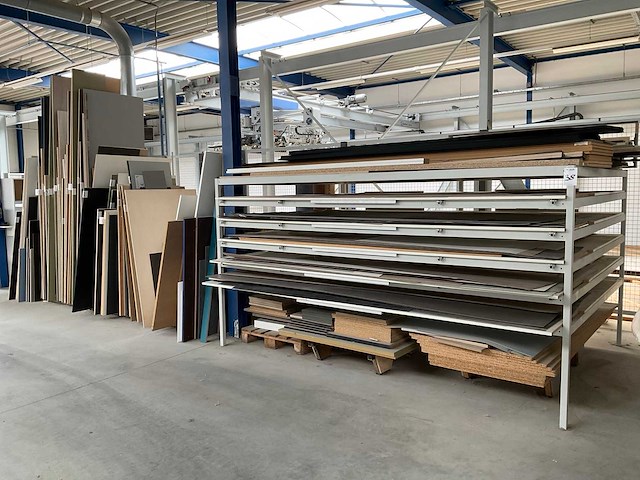 Partij fineer- en plaatmateriaal - afbeelding 1 van  5