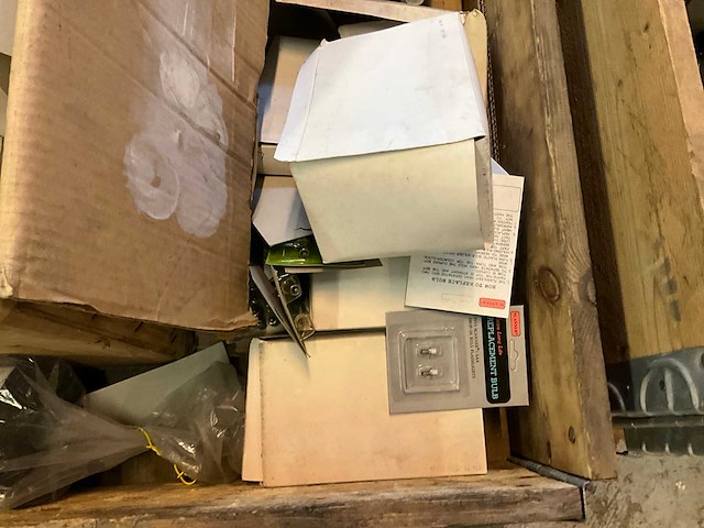 Partij fittingen, bodylotion en diversen - afbeelding 6 van  8