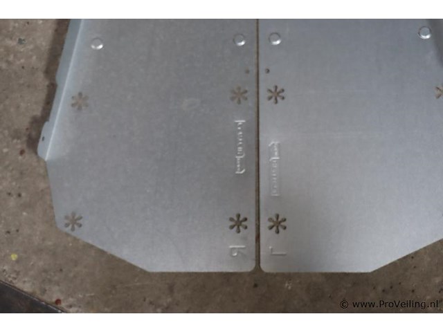 Partij flatfix winddeflectoren (links en rechts) t.b.v. zonnepanelen - afbeelding 6 van  7