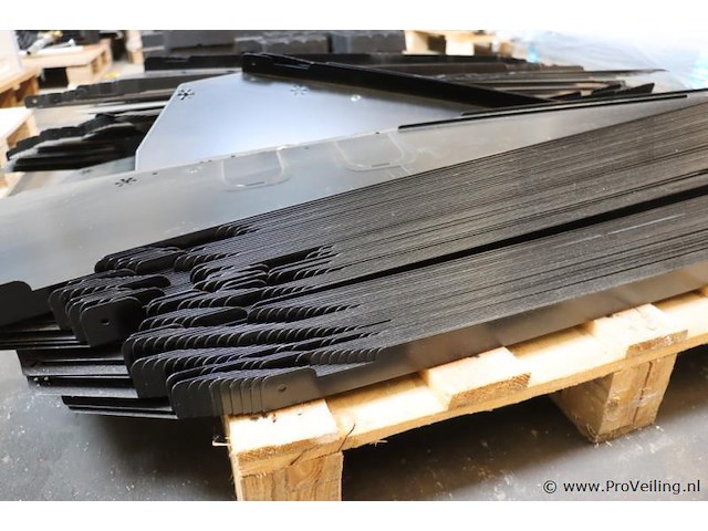 Partij flatfix winddeflectoren t.b.v. zonnepanelen - nieuw - afbeelding 2 van  8