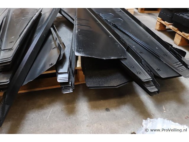 Partij flatfix winddeflectoren t.b.v. zonnepanelen - nieuw - afbeelding 3 van  8
