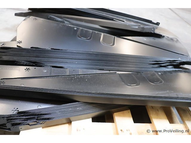 Partij flatfix winddeflectoren t.b.v. zonnepanelen - nieuw - afbeelding 4 van  8