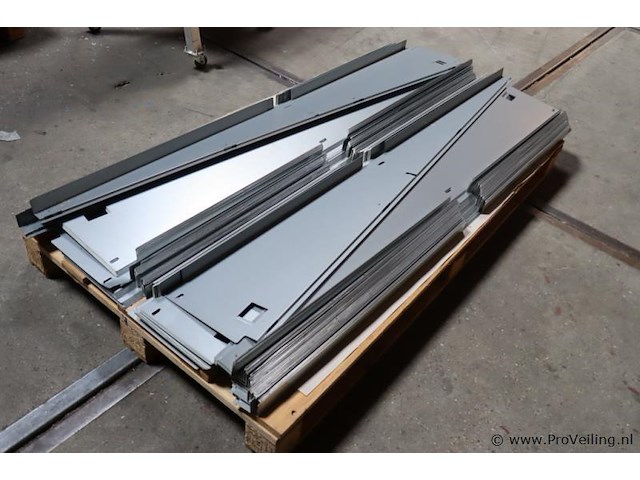 Partij flatfix winddeflectoren t.b.v. zonnepanelen - afbeelding 1 van  12