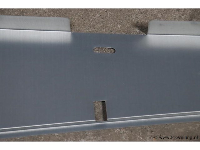 Partij flatfix winddeflectoren t.b.v. zonnepanelen - afbeelding 11 van  12