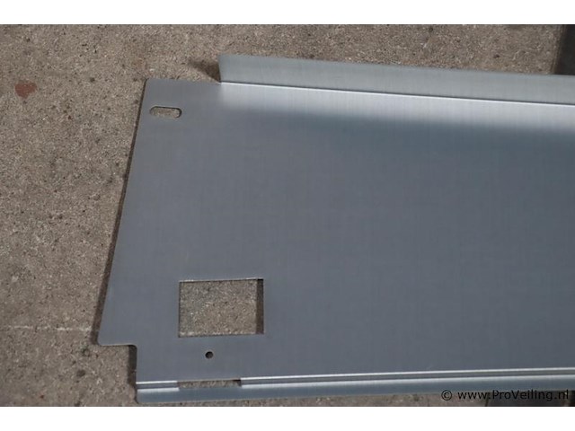 Partij flatfix winddeflectoren t.b.v. zonnepanelen - afbeelding 12 van  12