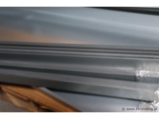 Partij flatfix winddeflectoren t.b.v. zonnepanelen - afbeelding 7 van  8