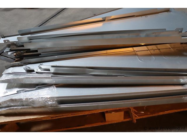 Partij flatfix winddeflectoren t.b.v. zonnepanelen - afbeelding 8 van  8