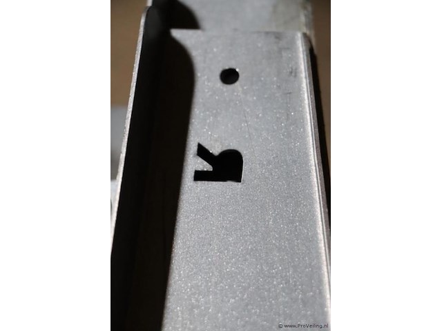 Partij flatfix winddeflectoren t.b.v. zonnepanelen - afbeelding 7 van  7