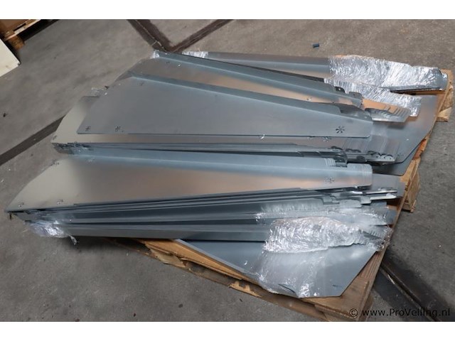 Partij flatfix winddeflectoren t.b.v. zonnepanelen - afbeelding 1 van  8