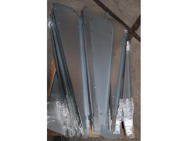 Partij flatfix winddeflectoren t.b.v. zonnepanelen - afbeelding 2 van  8