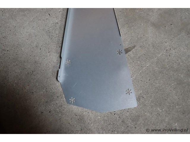 Partij flatfix winddeflectoren t.b.v. zonnepanelen - afbeelding 4 van  8