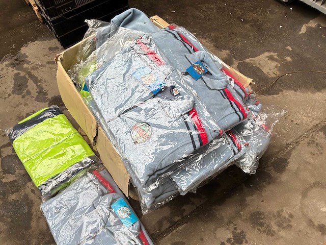 Partij fleece truien - afbeelding 4 van  4