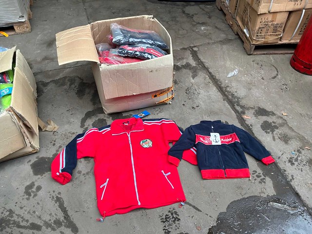 Partij fleece truien - afbeelding 1 van  7