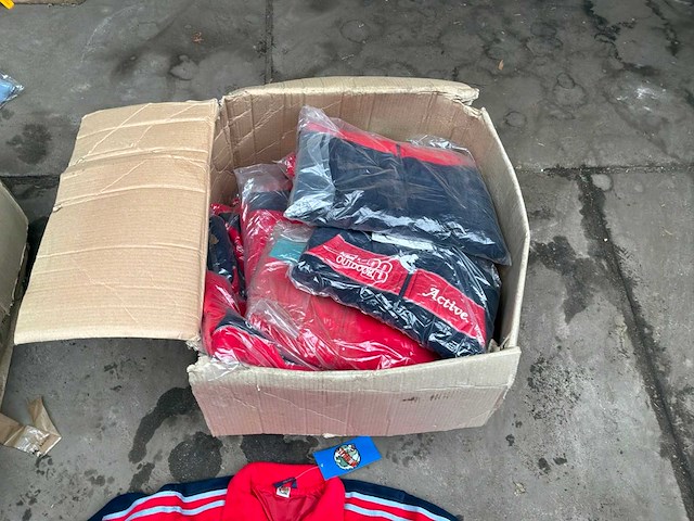 Partij fleece truien - afbeelding 7 van  7