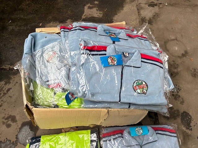 Partij fleece truien - afbeelding 2 van  4