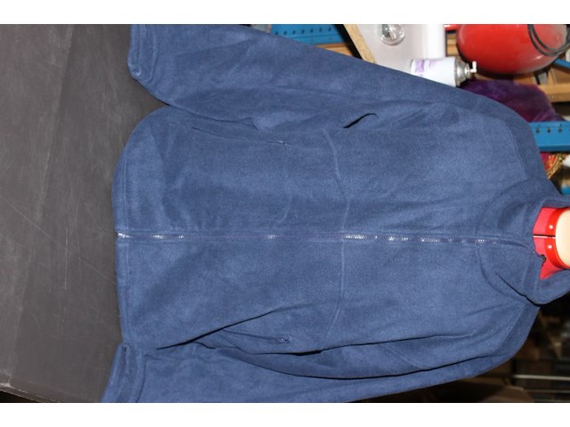 Partij fleece vest en hodi 16 stuks div maten in ds 13 - afbeelding 1 van  5