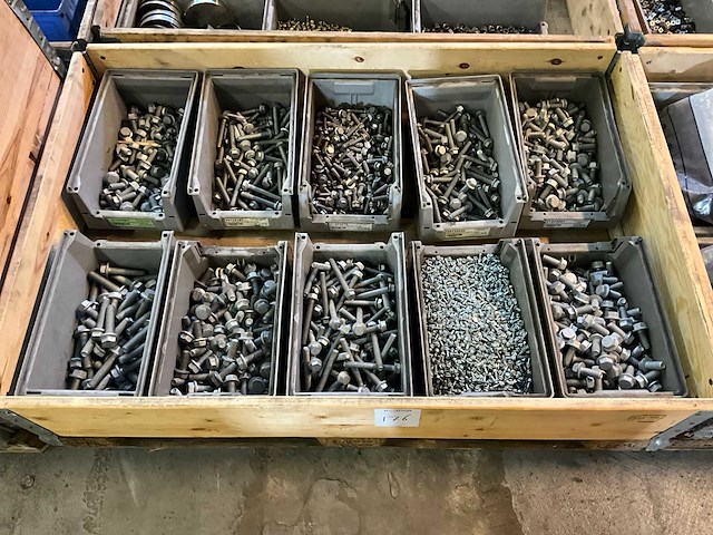 Partij flensbouten - afbeelding 1 van  5