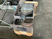 Partij flenzen voir mesttank - afbeelding 3 van  3