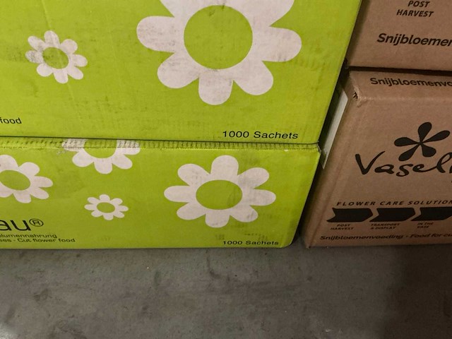 Partij fleur ‘eau & vaselife diverse bloemen voeding (7000x) - afbeelding 4 van  10