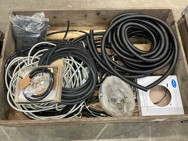 Partij flexibele leidingen - afbeelding 1 van  6