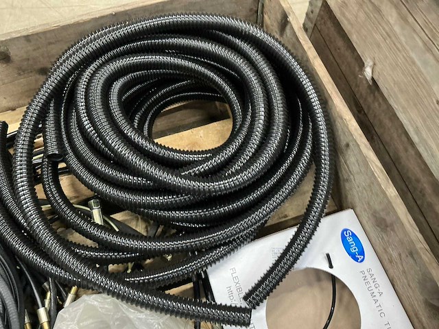 Partij flexibele leidingen - afbeelding 2 van  6