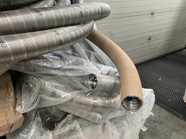 Partij flexibele luchtslangen - afbeelding 5 van  5