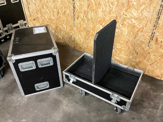 Partij flightcase (16x) - afbeelding 28 van  28