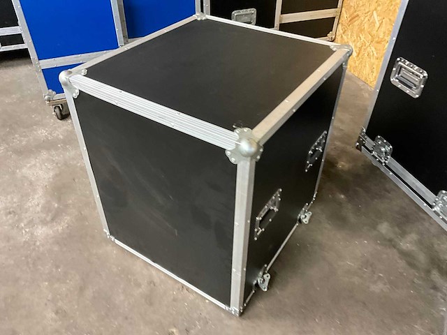 Partij flightcase (16x) - afbeelding 24 van  31