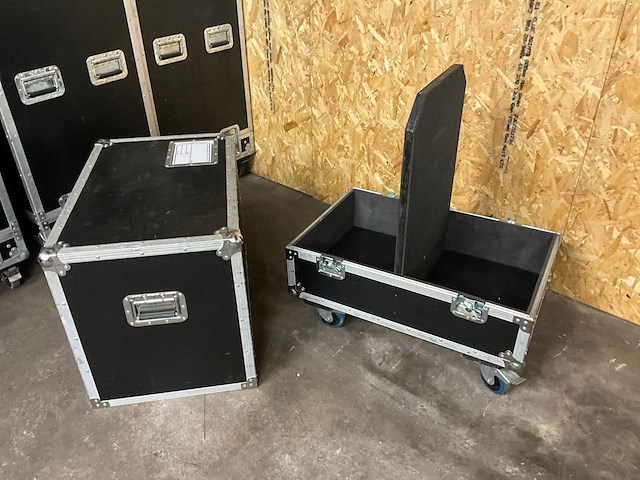 Partij flightcase (16x) - afbeelding 27 van  31