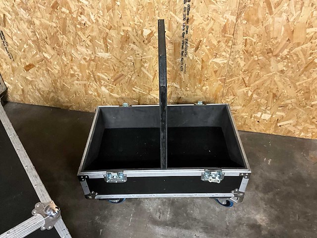 Partij flightcase (16x) - afbeelding 28 van  31