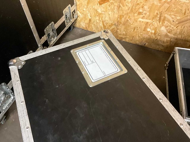 Partij flightcase (16x) - afbeelding 29 van  31
