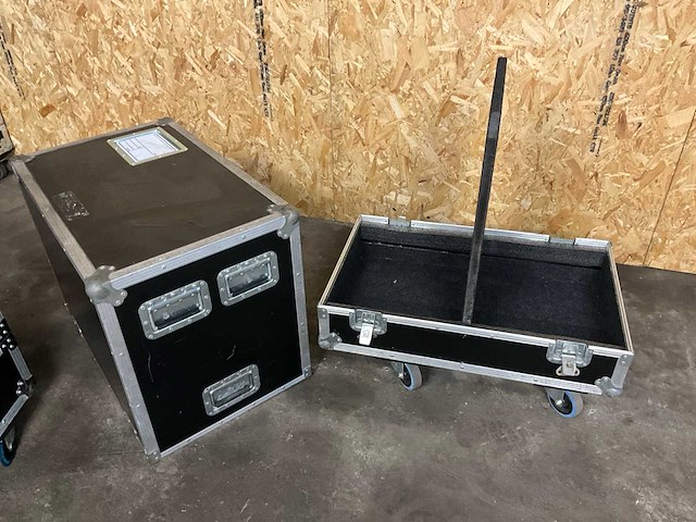 Partij flightcase (16x) - afbeelding 30 van  31