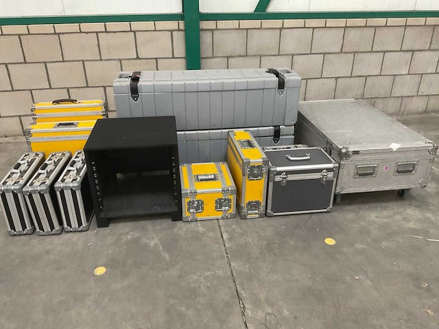 Partij flightcases, 13 stuks - afbeelding 1 van  5