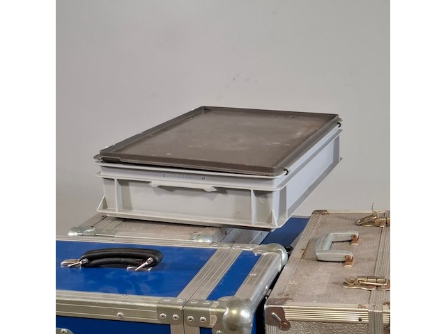 Partij flightcases met inhoud - afbeelding 4 van  8