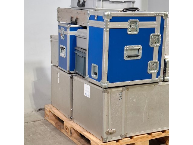 Partij flightcases met inhoud - afbeelding 5 van  8