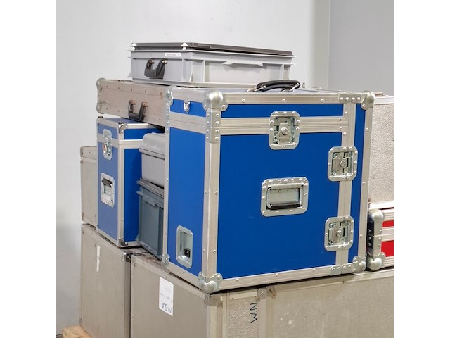 Partij flightcases met inhoud - afbeelding 7 van  8