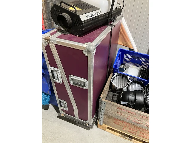 Partij flightcases met show/stage en rookmachine - afbeelding 3 van  11