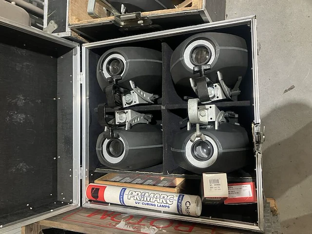 Partij flightcases met show/stage en rookmachine - afbeelding 4 van  11