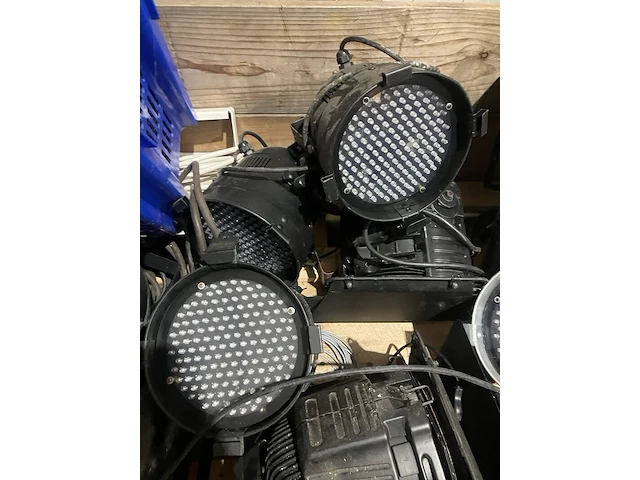 Partij flightcases met show/stage en rookmachine - afbeelding 9 van  11